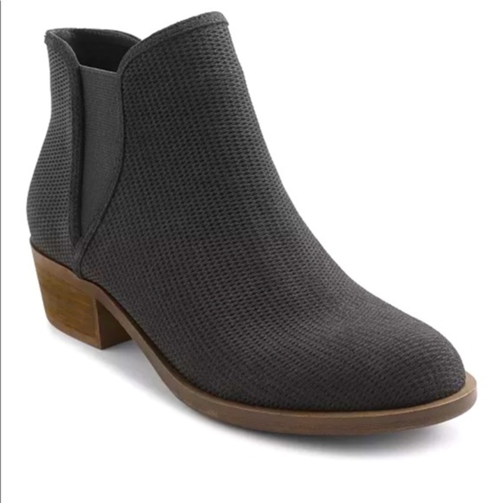 Kensie Women’s Gray Gerona Ankle Boots Size 7 1/2